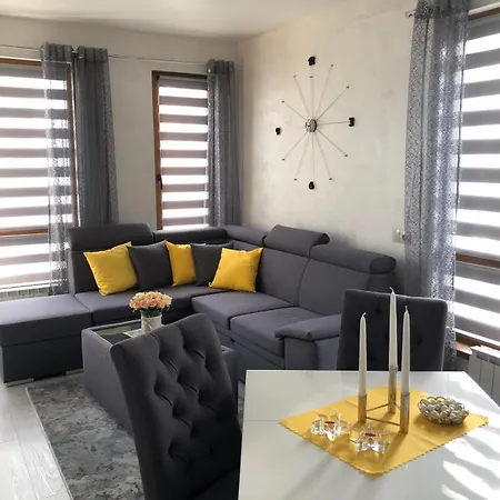 Apartment сити парк с паркомясто Warna